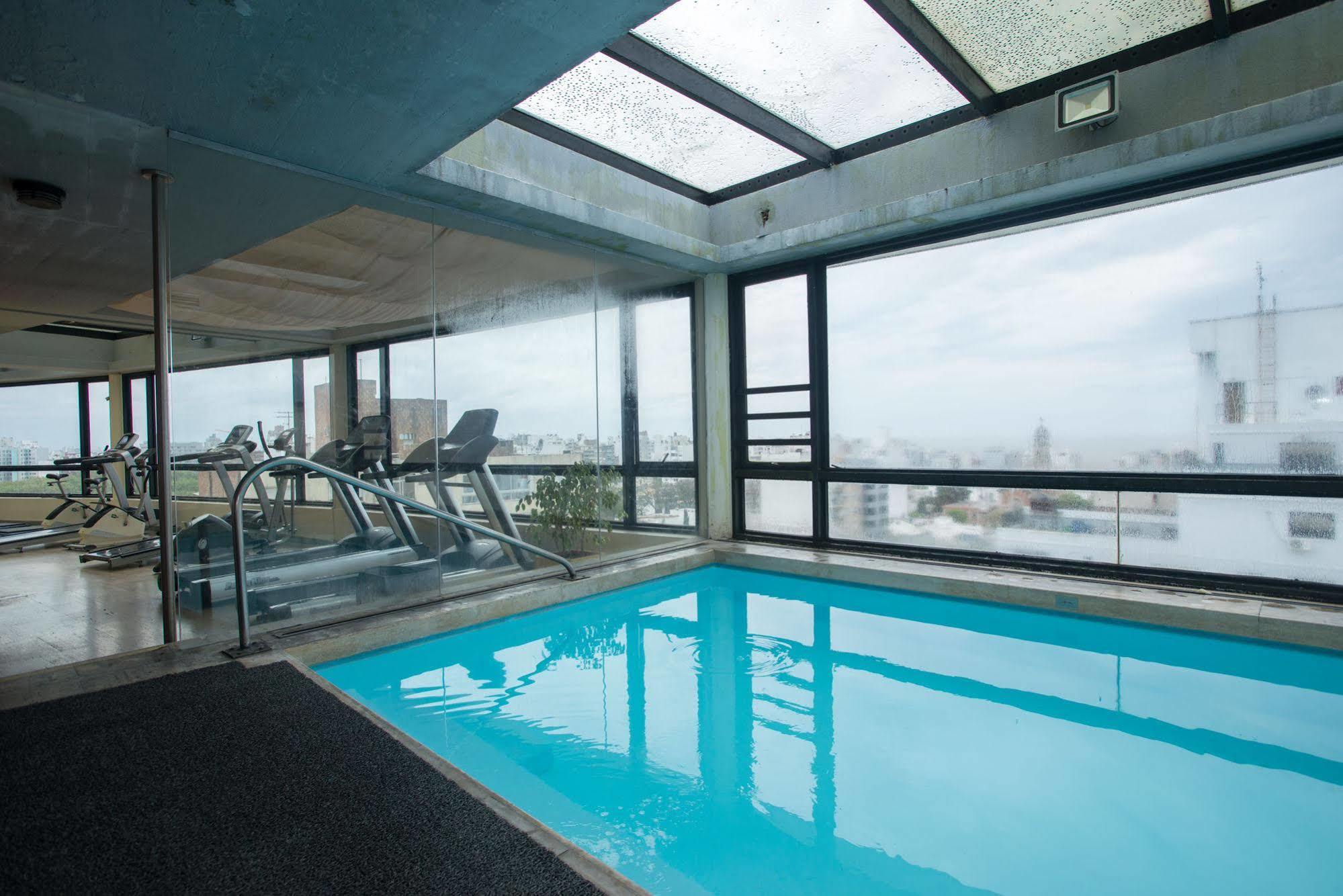 Tryp Montevideo Hotel Exterior foto