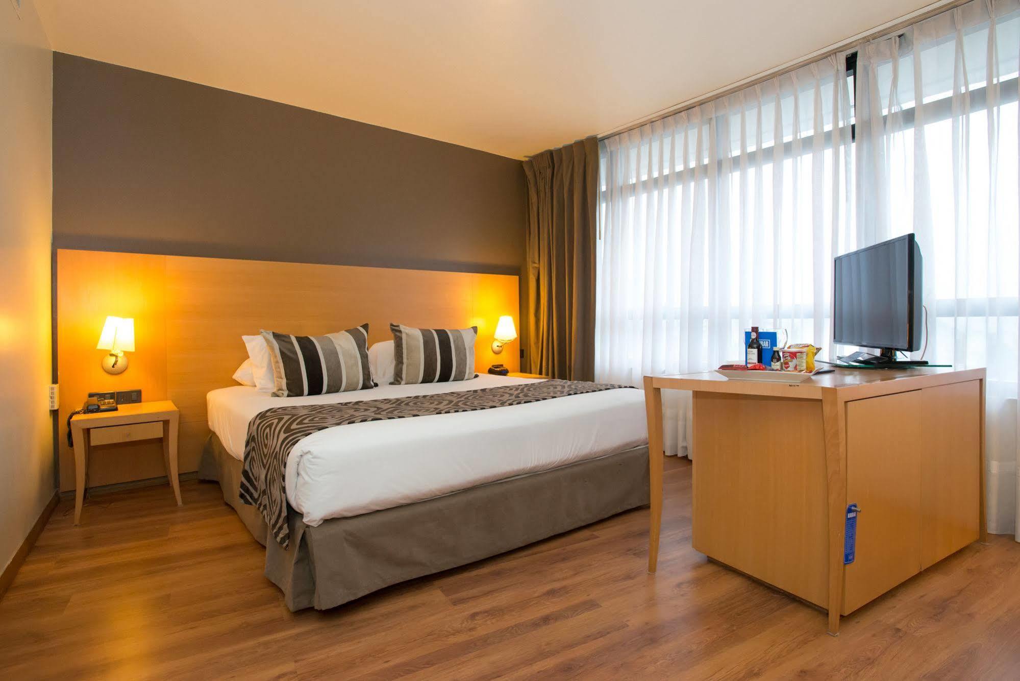 Tryp Montevideo Hotel Exterior foto