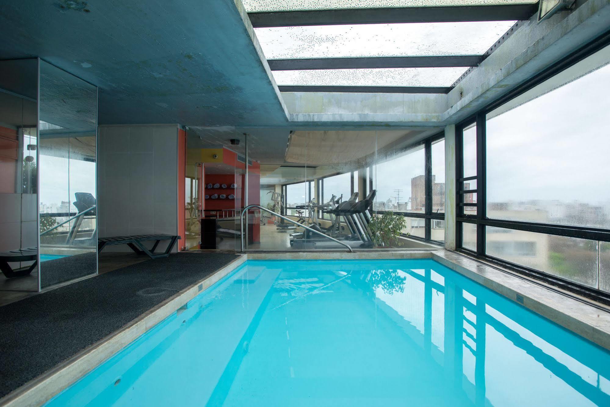 Tryp Montevideo Hotel Exterior foto