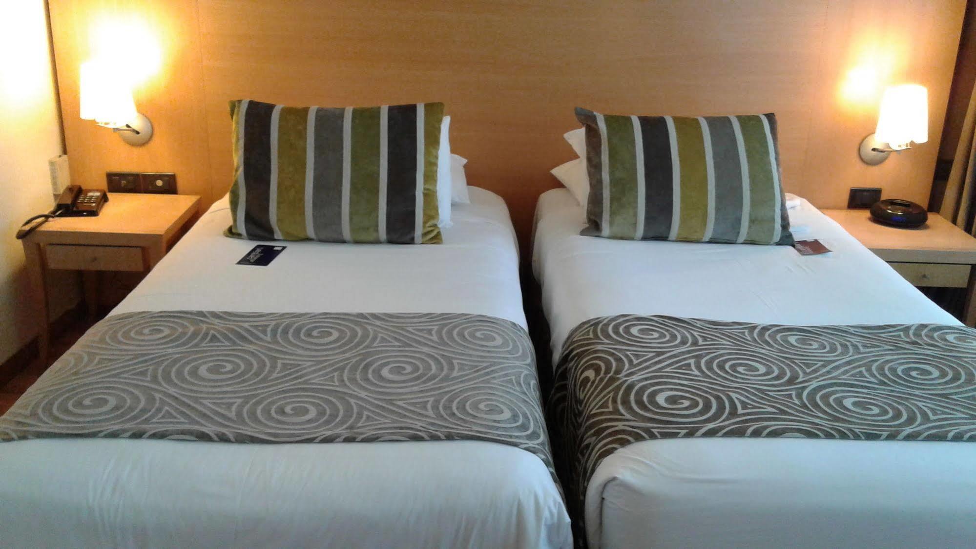 Tryp Montevideo Hotel Exterior foto